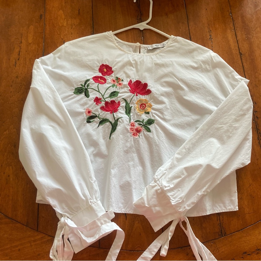 Mango Floral Embroidered White Blouse size S